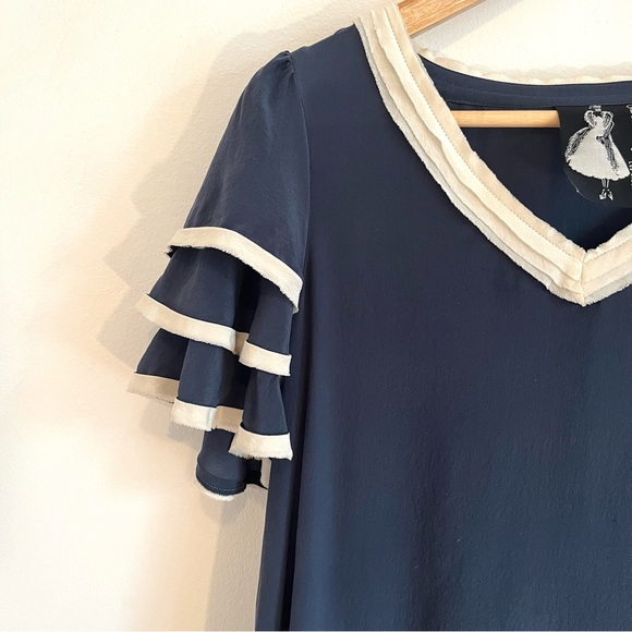 100% silk flutter sleeve v-neck blouse blue and cream - Picture 2 of 8